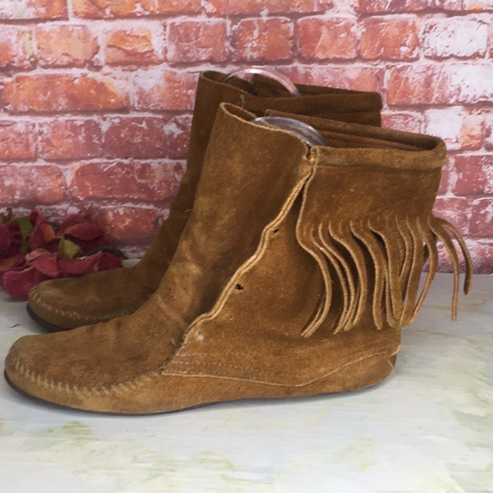 Minnetonka Brown Suede Moccasin Fringe Booties